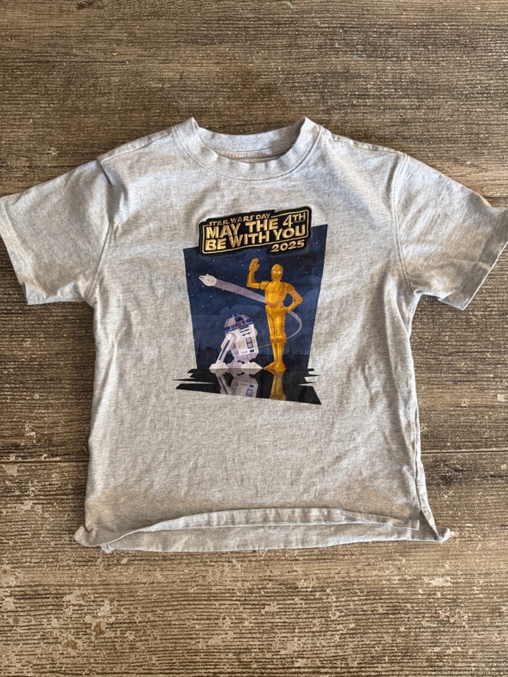 Disney Star Wars R2-D2 and C-3PO ‘May the 4th Be With You’ graphic t-shirt